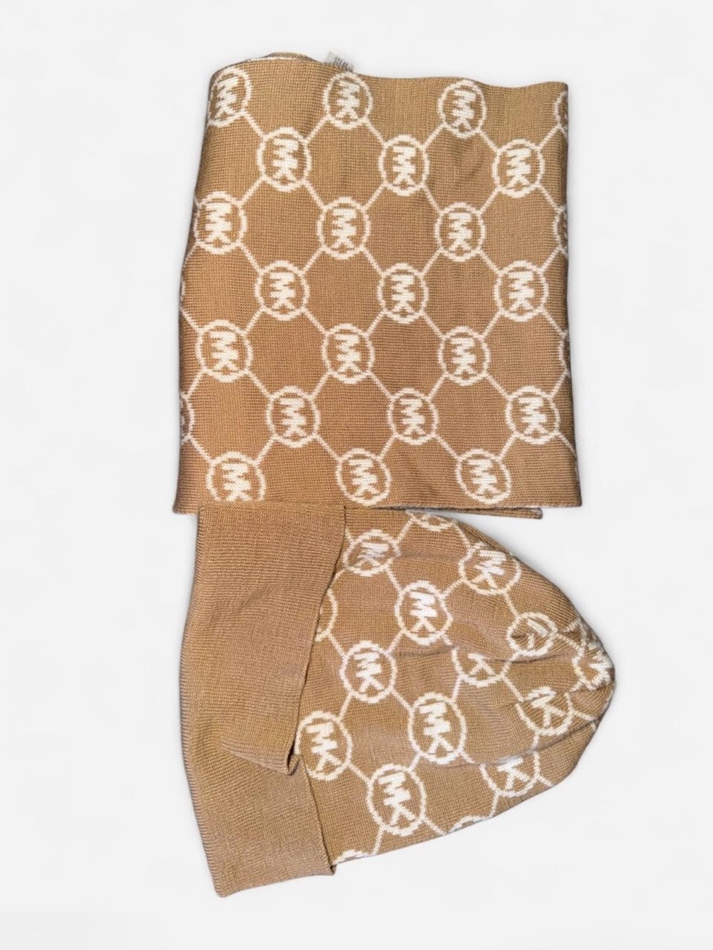 Women’s Knit Beanie & Scarf Set - Tan with White Pattern